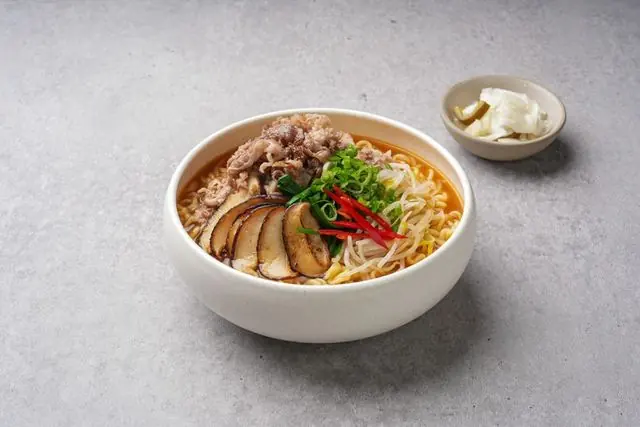 불맛표고우삼겹라면