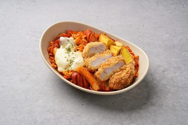 돈까스치즈라볶이