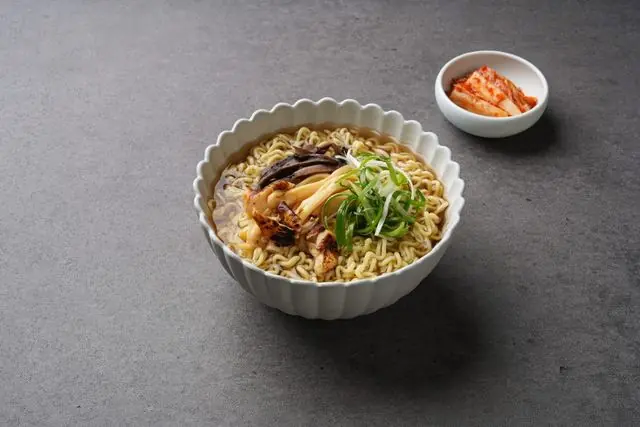 송이능이 산중라면